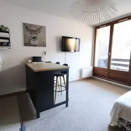 Apartment With Balcony And View In Sauze
