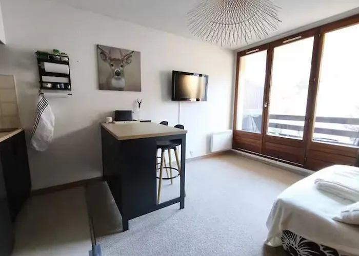 Apartment With Balcony And View In Sauze